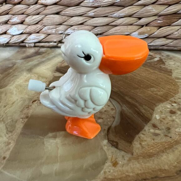 Pelican Wind up Toy - Picture 3 of 4